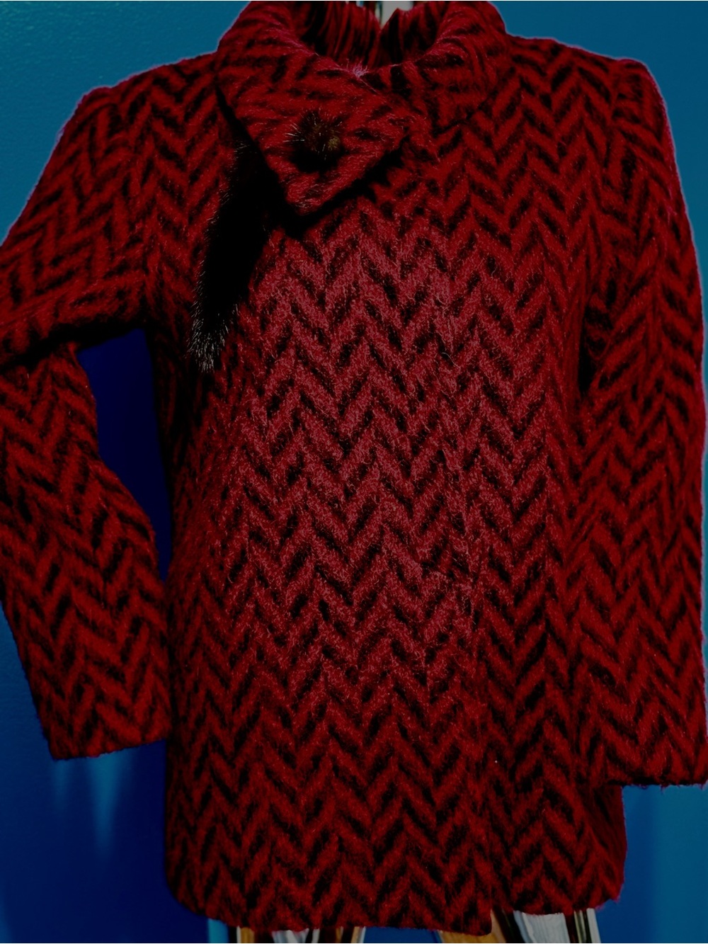 Shiow.S.C. Vintage and Numbered Red Chevron Wool Coat with real Fur 13